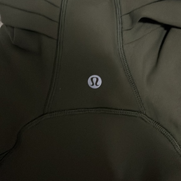 sweater - Picture 5 of 6